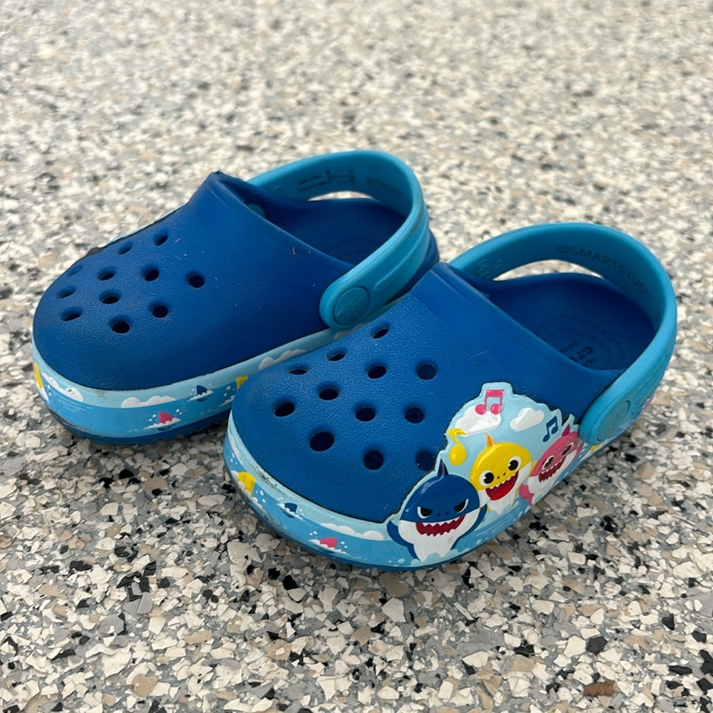 CROCS Kids Blue Baby Shark